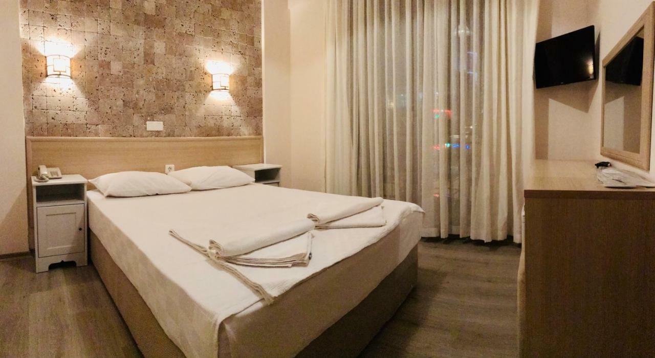 Bayram Hotel Чесме Екстериор снимка
